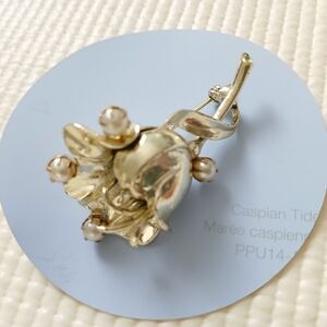 Vintage Gold tone Faux pearls flower Brooch, 2", mint, rare